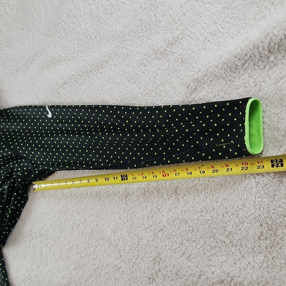 NIKE 3/4 zip sporty long sleeve top with thumb holes, black w green polka dots L - Picture 5 of 8
